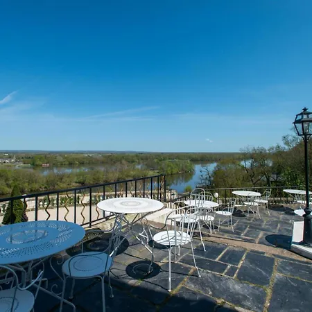 Chateau Le Prieure Saumur - La Maison Younan 4*