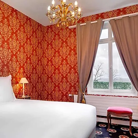 Chateau Le Prieure Saumur - La Maison Younan 4*