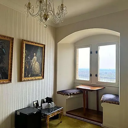 Chateau Le Prieure Saumur - La Maison Younan 4*