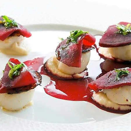 Chateau Le Prieure Saumur - La Maison Younan מלון 4*