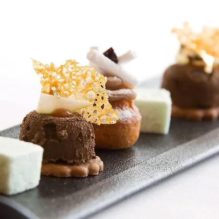 Chateau Le Prieuré Saumur - La Maison Younan Hotel 4*