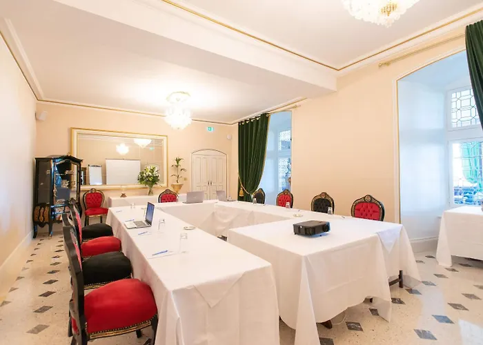 Chateau Le Prieure Saumur - La Maison Younan Hotel 4*