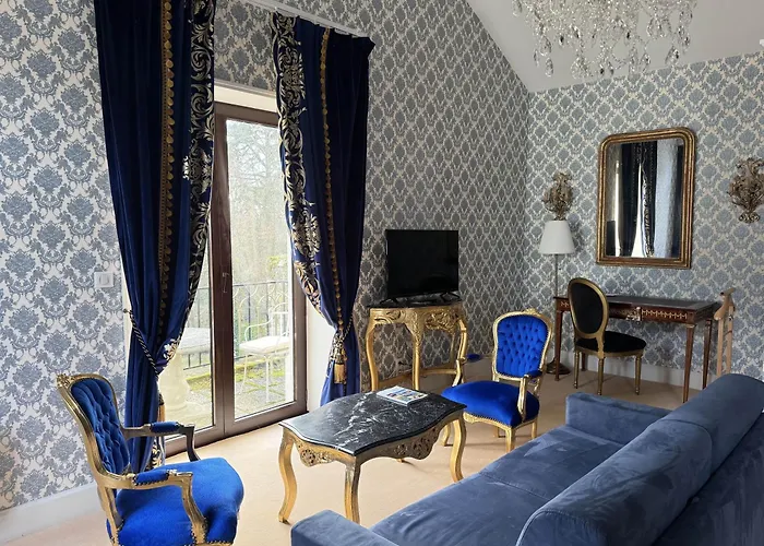 Chateau Le Prieure Saumur - La Maison Younan 4* Chenehutte-Treves-Cunault