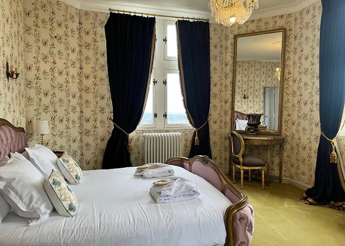 Chateau Le Prieure Saumur - La Maison Younan Hotel 4*