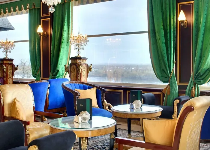 Hotel Chateau Le Prieure Saumur - La Maison Younan 4*