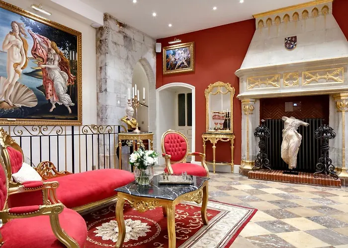 Chateau Le Prieure - Younan Collection