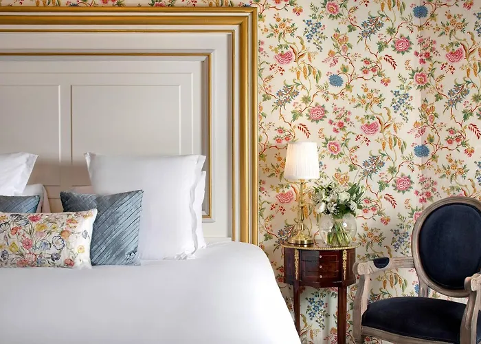 Chateau Le Prieure Saumur - La Maison Younan Hotel 4*